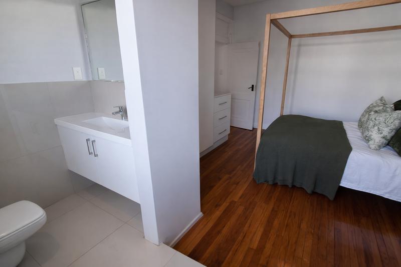 2 Bedroom Property for Sale in Sea Point Western Cape